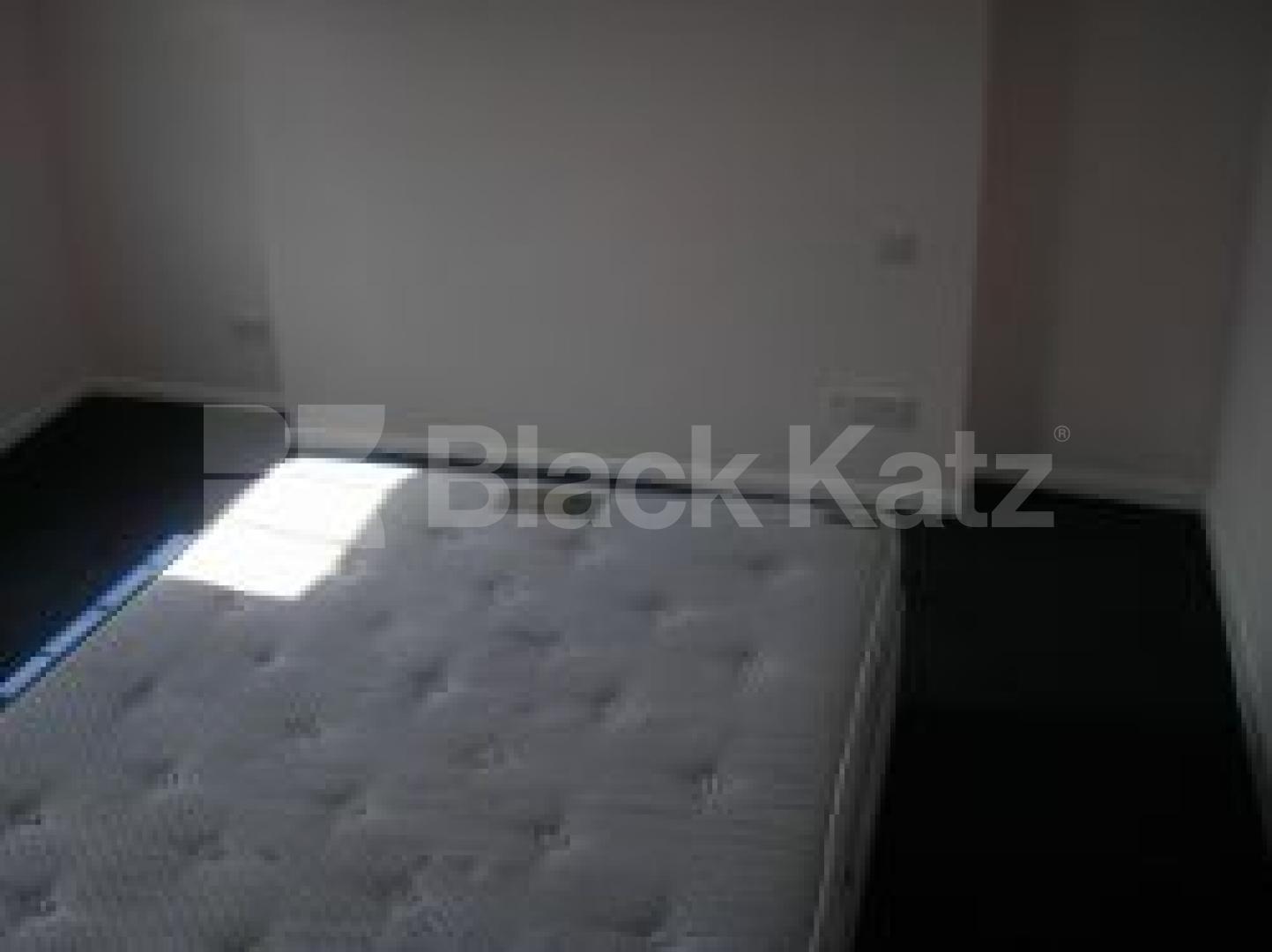 			2 Bedroom, 1 bath, 1 reception Flat			 Camden High Street, CAMDEN NW1